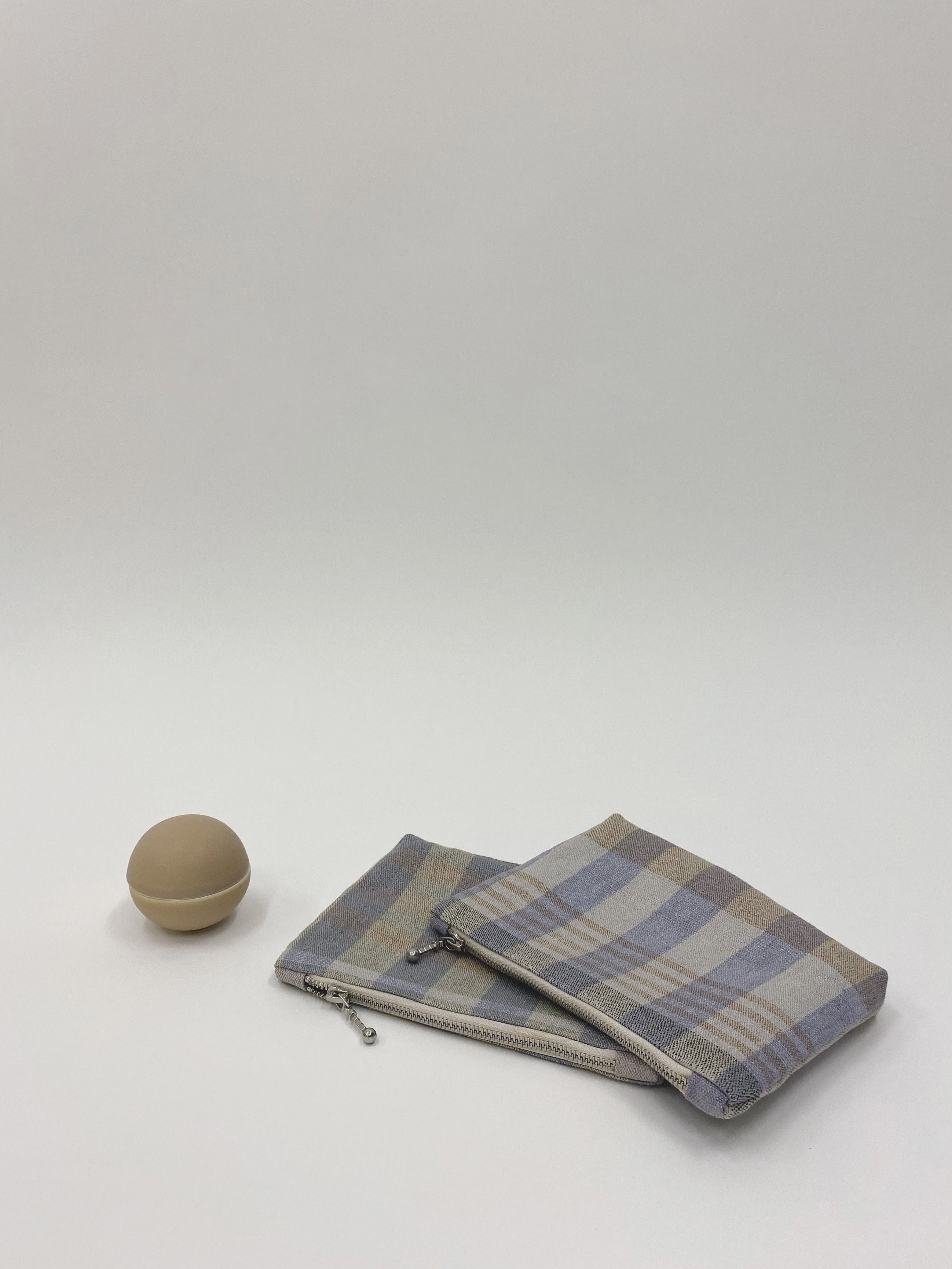 Handwoven pouch / wallet in tartan linen
